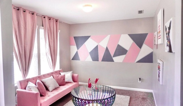 Beautiful Home Near UNC & More.Wi-Fi.2 lofts!