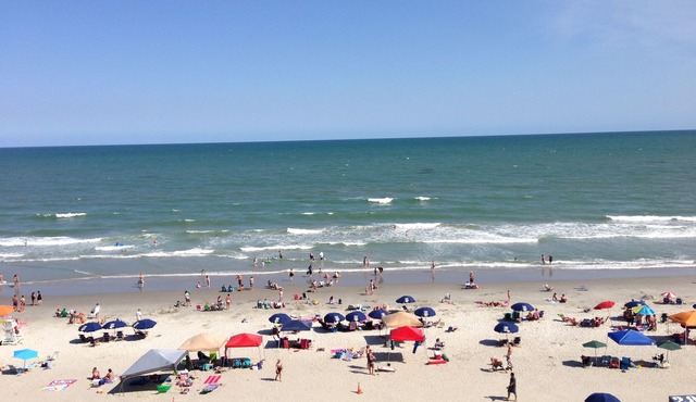 Beautiful Oceanfront Condo- Crescent Shores - Privately Owned and Maintained