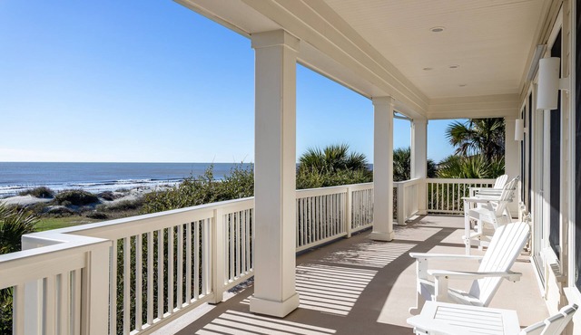 Beautiful Oceanfront Home, Amazing Ocean and Golf Course Views; Community Pool!