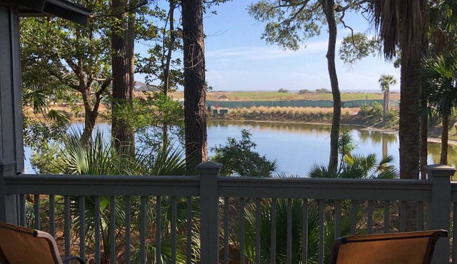 BEST LAGOON LOCATION! WALK TO BEACH! FREE POOL!