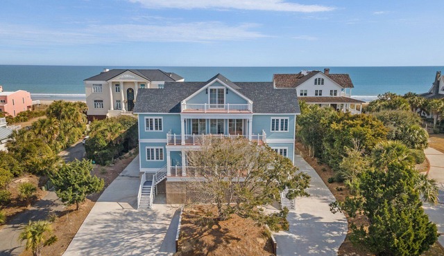 Blue Southern Charm Oceanfront 7BR Spacious Coastal Retreat