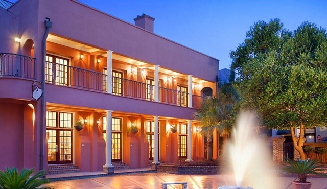 Bluegreen's Lodge Alley Inn: Historic Charm, Modern Comfort, Top Location-Studio