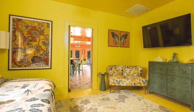 Boho-Bagh: A Vibrant Experience! An experience, not just a stay. Check reviews! in Charlotte