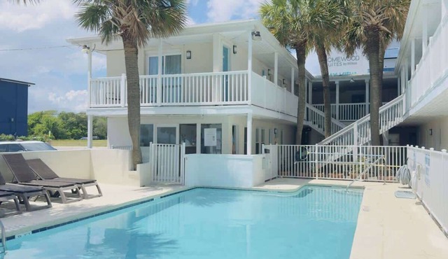 Boutique on the beach, Studio #127 + Pool