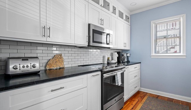 Bridgeside Bungalow | Scenic Bridge Views