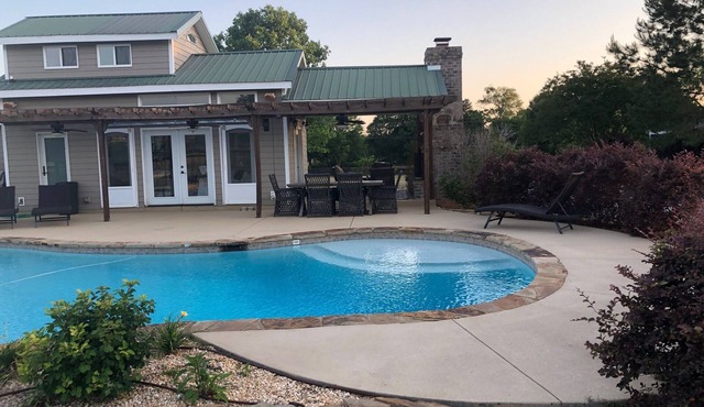 BRING YOUR HORSES! PRIVATE FARM. SALT POOL! PERFECT FOR COUPLES, MASTERS PETS OK