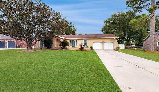 Bring Your Pup! Goose Creek Home w/Private Pool