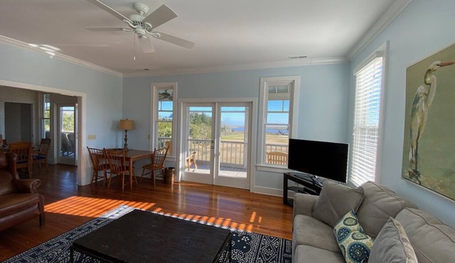 "Cape View" Relaxing home with private dock on the ICW with Lighthouse Views!