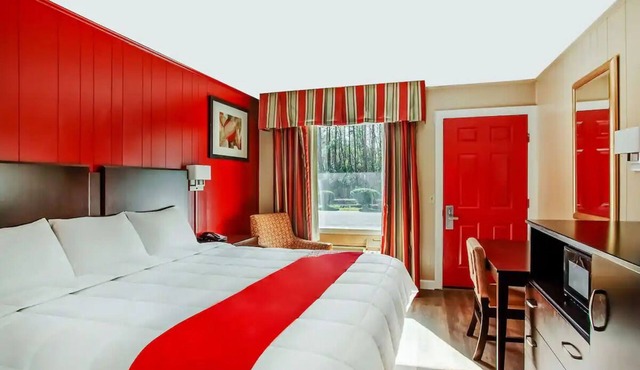 Carpeted Room w/Flat-Screen TV + Microwave for Relaxing Stay in Ridgeland