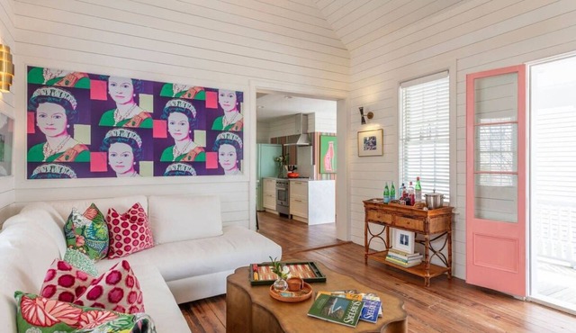 Casa Zoë | Royal House – Charleston’s Crown
