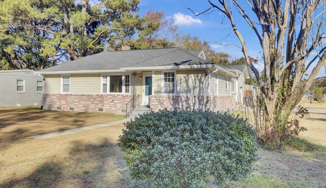 Charleston 4BR Family Retreat Fenced Yard Sleeps 10