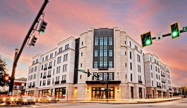 Charleston | Couples Historic Retreat | Gym + Downtown