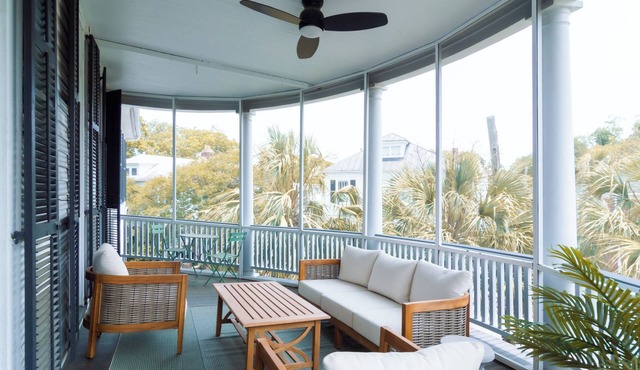 Charming 3-Bedroom, 2-Bathroom Retreat in the Heart of Historic Charleston