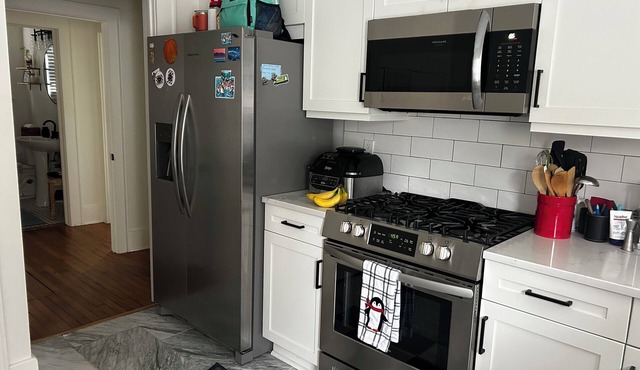 Charming 3-bedroom house with AC in perfect Charleston