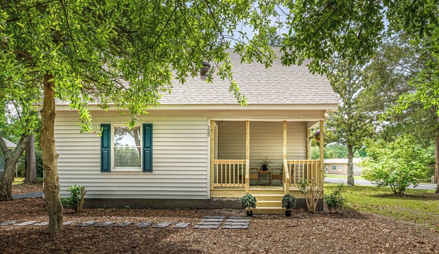 Charming 3BR/2BA Cottage in the Village of Pinehurst –Walk to Almost Everything!