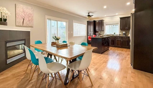 Charming 4-bedroom house in Langford next to Thetis lake in Langford