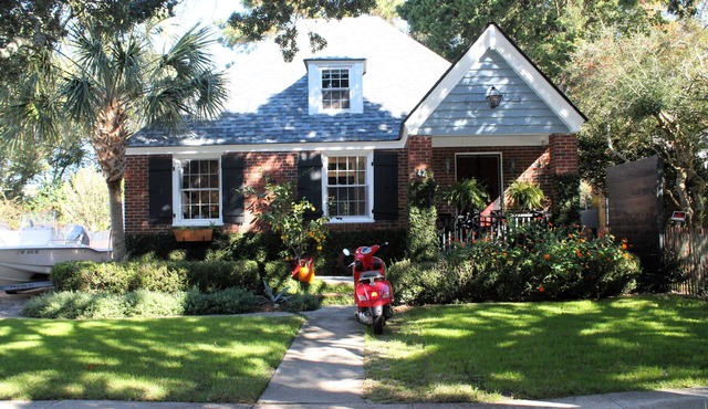 Charming Bungalow w/Koi Pond Porch & Fireplace: Walk to Avondale/Downtown