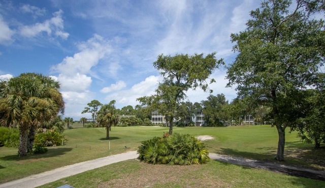 Charming Golf Course Cottage w/ WiFi & Grill - Near Marina & Boathouse