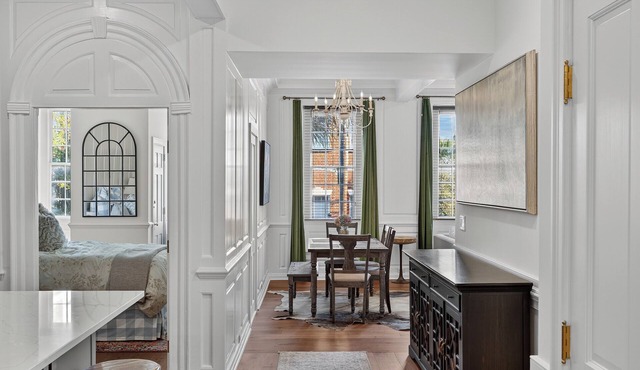 Charming South of Broad Condo, Heart of Downtown Charleston