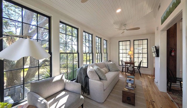 Charming updated cottage only 1 block to the beach
