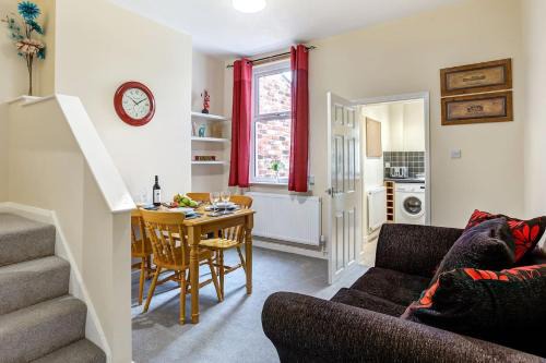 Cloud View Cottage in Congleton