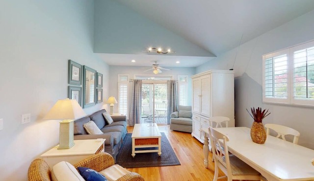 Coastal Escape Lakeside Gated Community with Pool