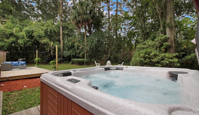 Coastal Home 3br, 2ba & Hot Tub In Savannah&tybee in Savannah