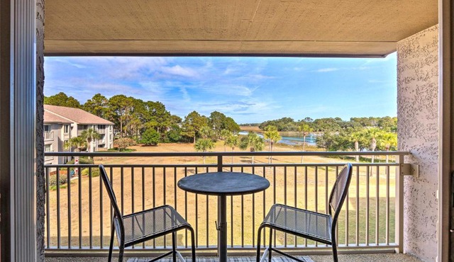 Coastal Sea Pines Escape: Walk to Beach!