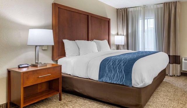 Comfort Inn & Suites Spring Lake - Fayetteville near Fort Bragg
