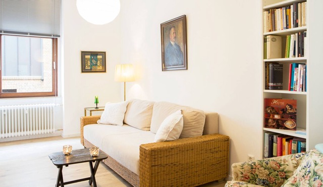 Comfortable nice central 2 bedroom flat near trade fair in Kalk