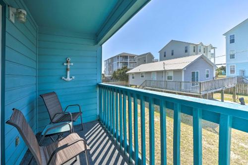 Condo w/Balcony & Pool: Walk to 2 Beach Accesses! in Carolina Beach