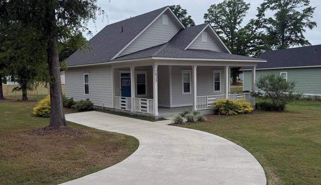 Cottage at Gordon Cove - Pets Allowed/No Pet Fee