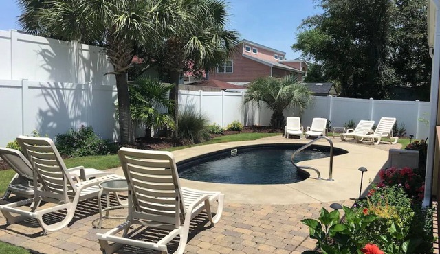 Cottage B Htd Pool! Summer Prices Just Reduced!