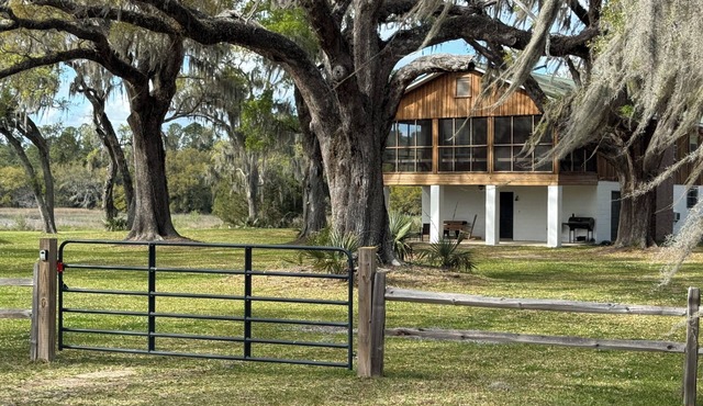 Cottage on the Toogoodoo Creek - Enjoy a peaceful retreat with dock & boat ramp
