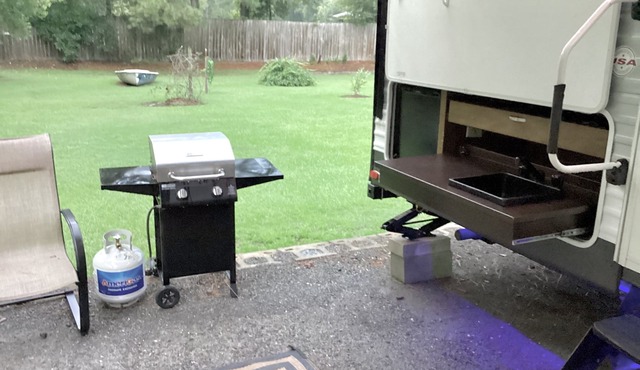 Country camping feel in the middle of Charleston Metro Area