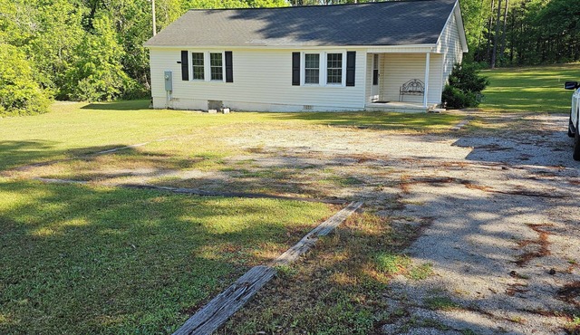 Cozy 2-bedroom 2 Bath house in charming Cheraw, SC