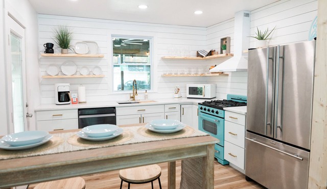 Cozy 2 Bedroom Beach Cottage