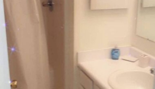 Cozy 2-bedroom condo in charming Hope Mills with AC, WiFi