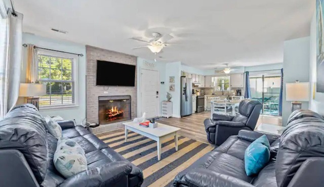 Cozy 2Br Beach House + King Bed + Firepit -> Walk to the Beach!