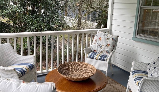 Cozy Beach Cottage - Walk to Beach & All Island Has to Offer