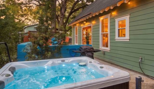 Cozy Island Cottage
