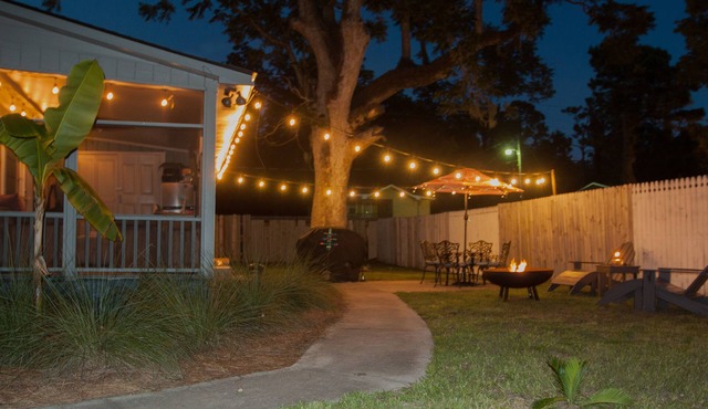 Cozy Little Shanty in the Heart of Coastal Living - 5 min to beach!