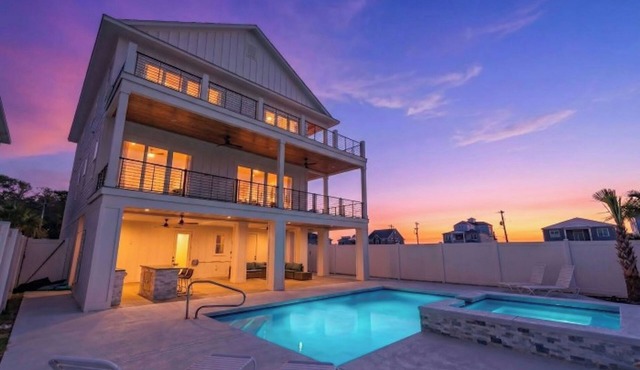 Cozy Pearl- Luxurious 5 Bedroom Home With Pool
