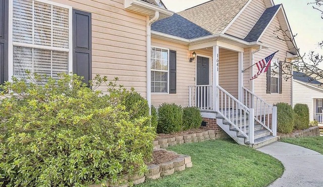Cozy Rock Hill Retreat with Fire Pit & Screened Porch - Sleeps 8+ & Pet Friendly