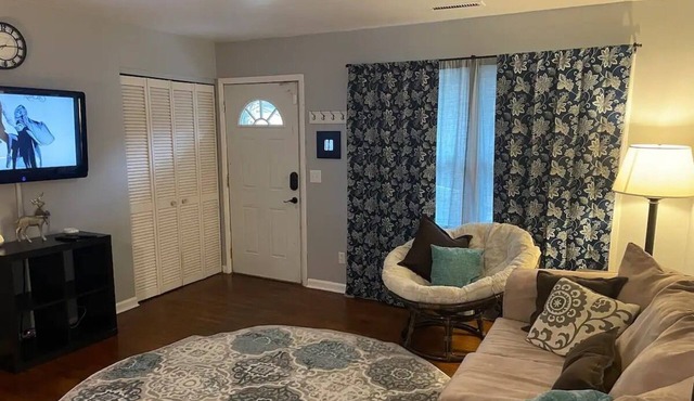Cozy West Ashley Home near everything Charleston!
