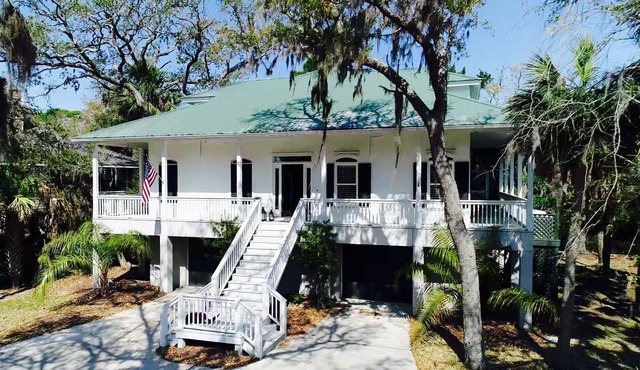 Deer lake Private Pool, Amenity Cards, Screened Porch. Golf cart included!