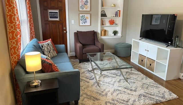 Delightful house just 10 minutes from uptown