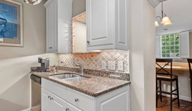 Devine Downtown Condo Near USC, Fort Jackson