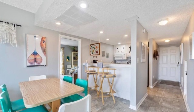 Direct Oceanfront, Large Private Sun Deck, Great Price! in Saint Augustine