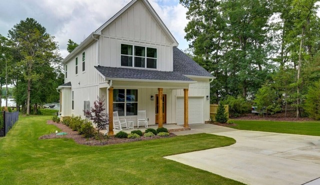 Dockside on Rocky Ridge | Lakefront + Sleeps 10 in Lexington County